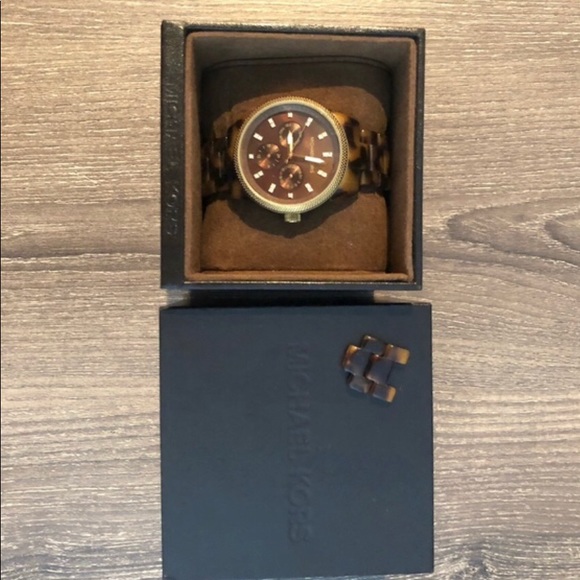 MK tortoise watch - Picture 2 of 5